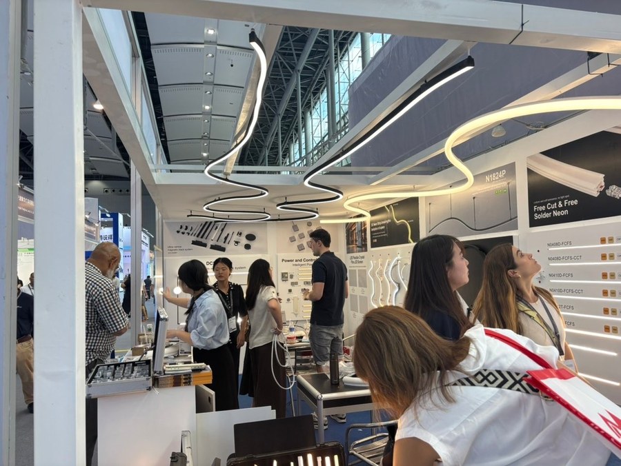 Surmountor booth at Guangzhou International Lighting Exhibition 2026